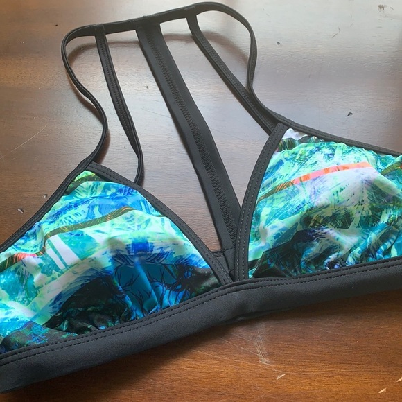 NWOT Zella Triangle‎ Racer-Back Bikini Top Sz Small - Picture 1 of 4